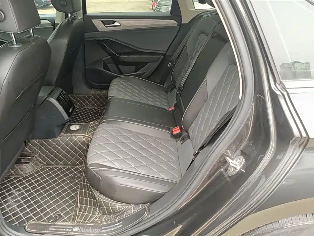 Volkswagen Sagitar 2023 Model Year 280TSI DSG Surpass Edition фото 17