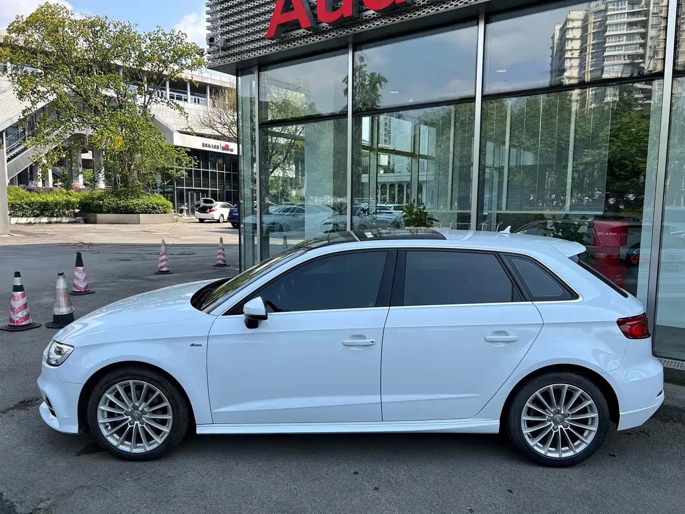 Audi A3 2018 30th Anniversary Sportback 35 TFSI Fashion фото 2