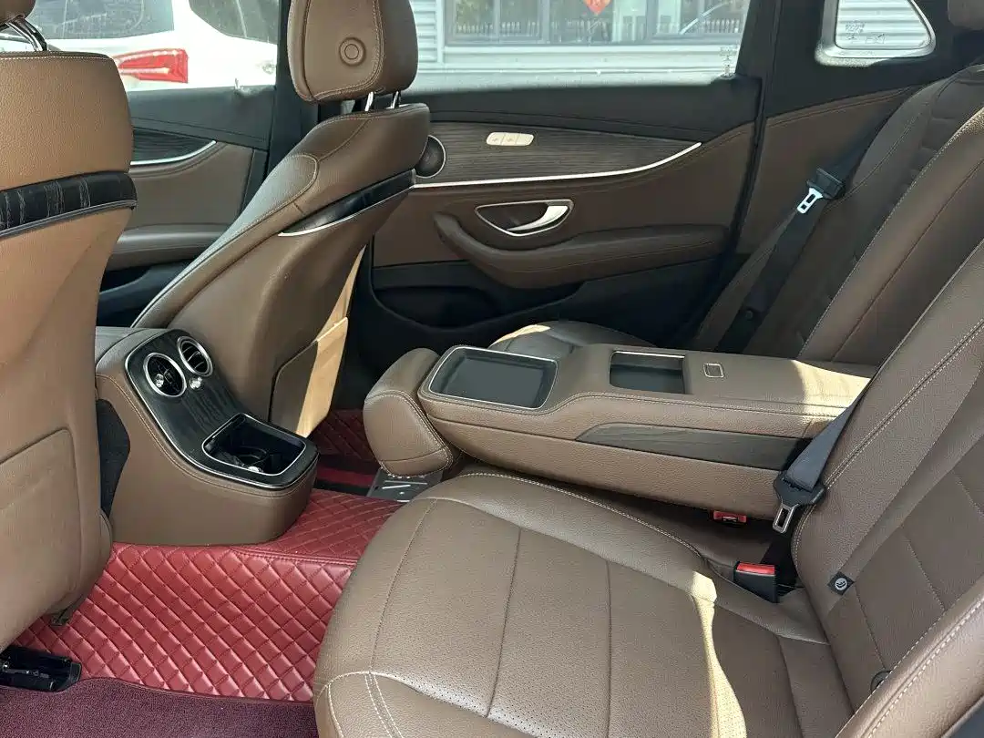 Mercedes-Benz E-Class 2021 E 300 L Sport Fashion фото 6