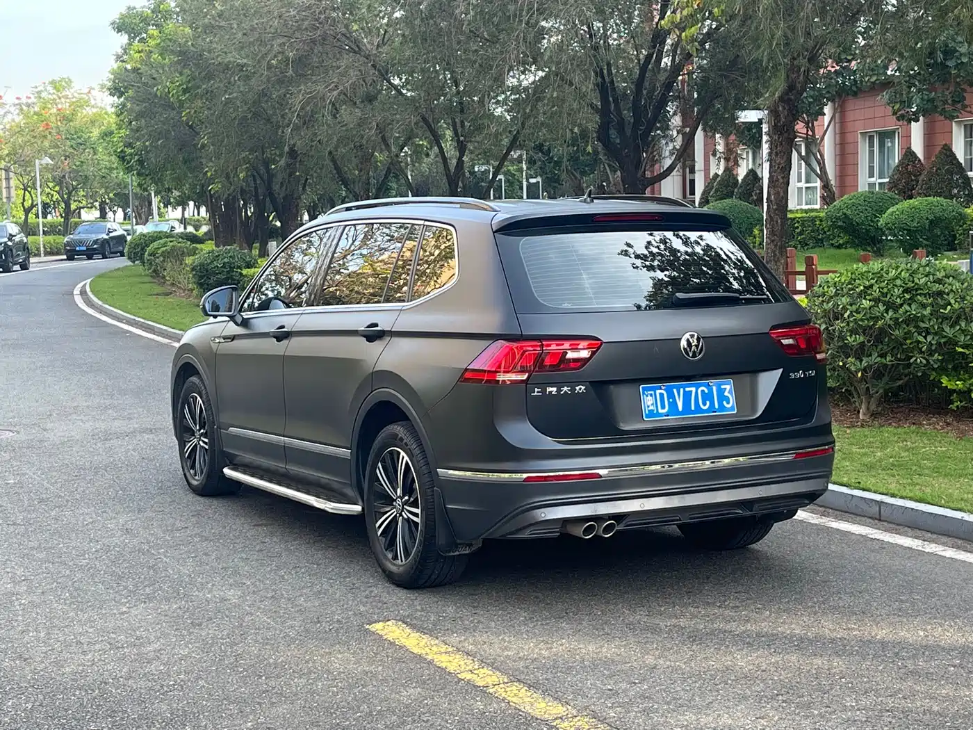 Volkswagen Tiguan L 2021 330TSI Automatic 2WD Smart фото 6