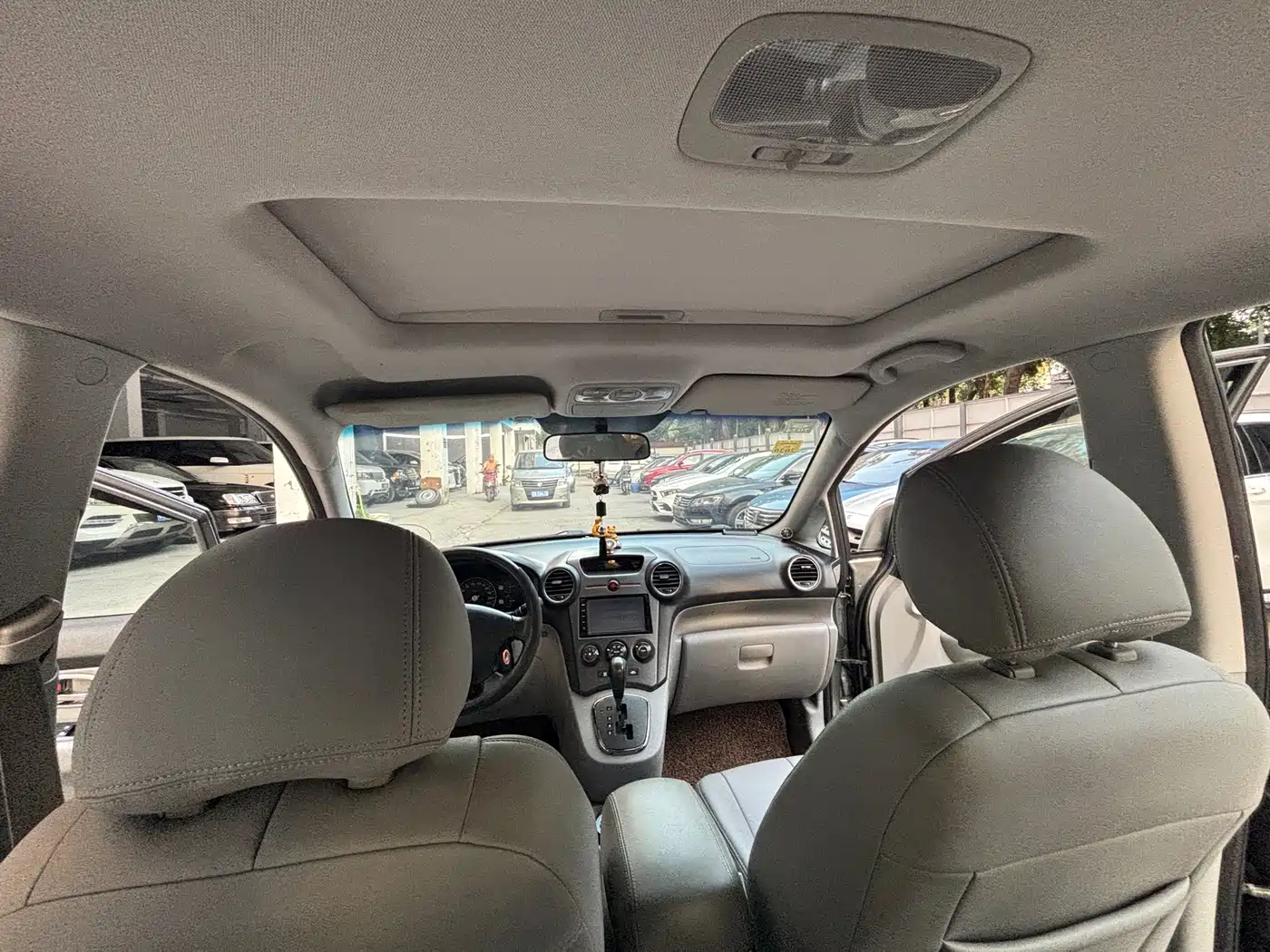 Kia Carens 2010 2011 2.0L 7-Seater Automatic Luxury