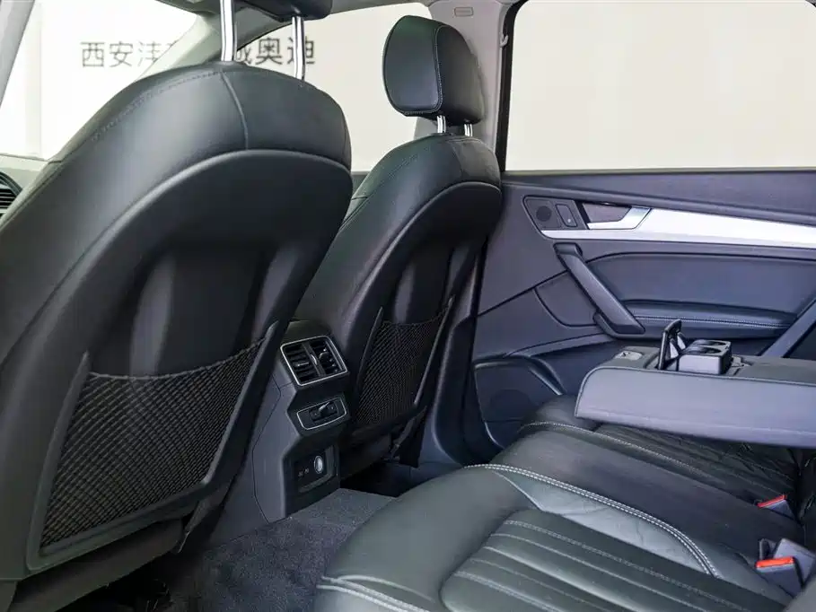 Audi Q5L 2020 Facelift 40 TFSI Honor Fashion фото 7
