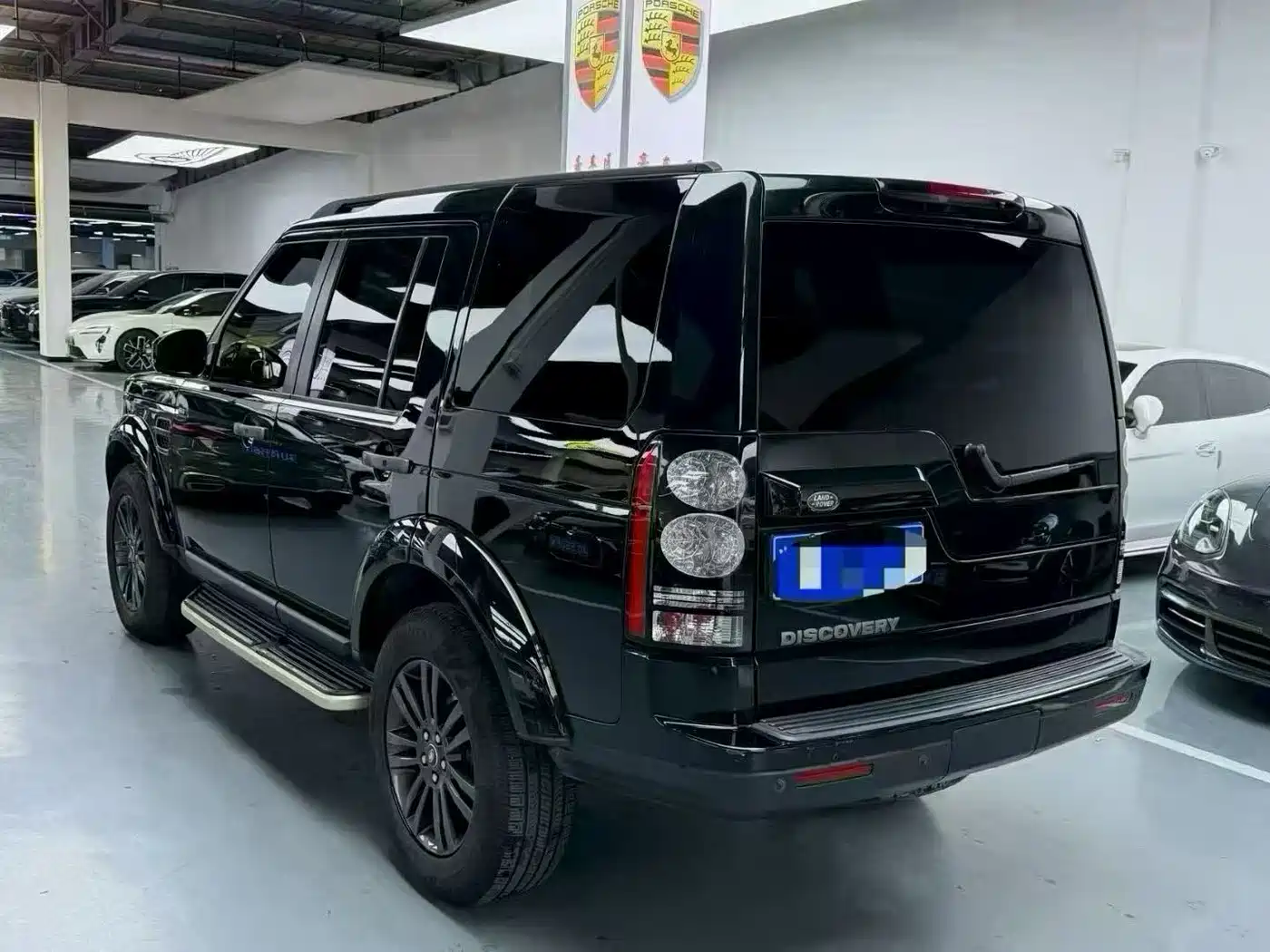 Land Rover Discovery 2015 3.0 SC V6 SE фото 10