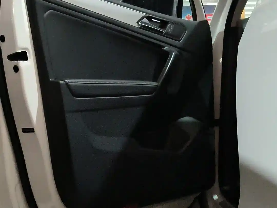 Volkswagen Tiguan L 2020 330TSI Auto 2WD Trend China VI фото 12