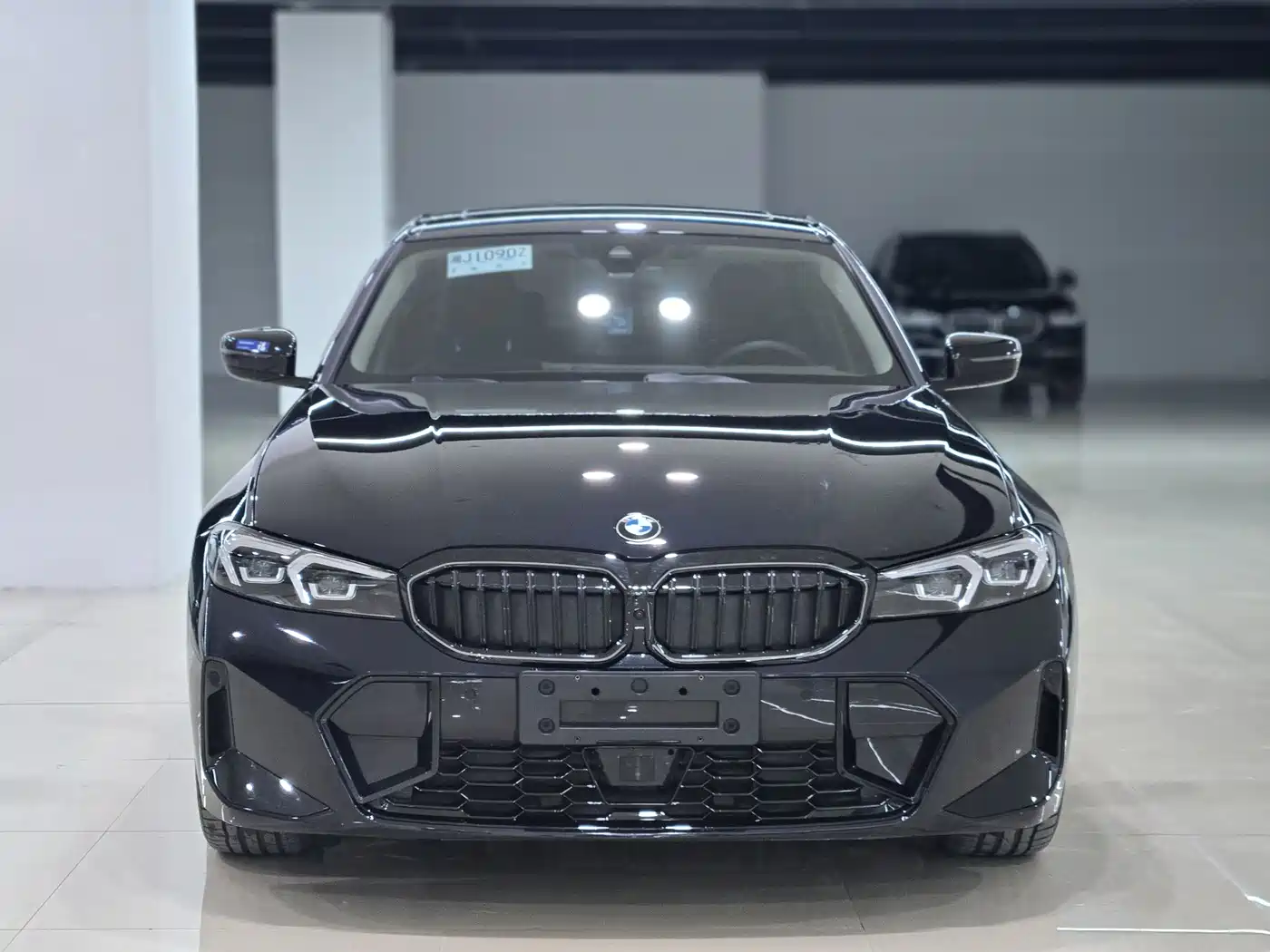 BMW 3 Series 2025 330Li M Sport Night Edition фото 2