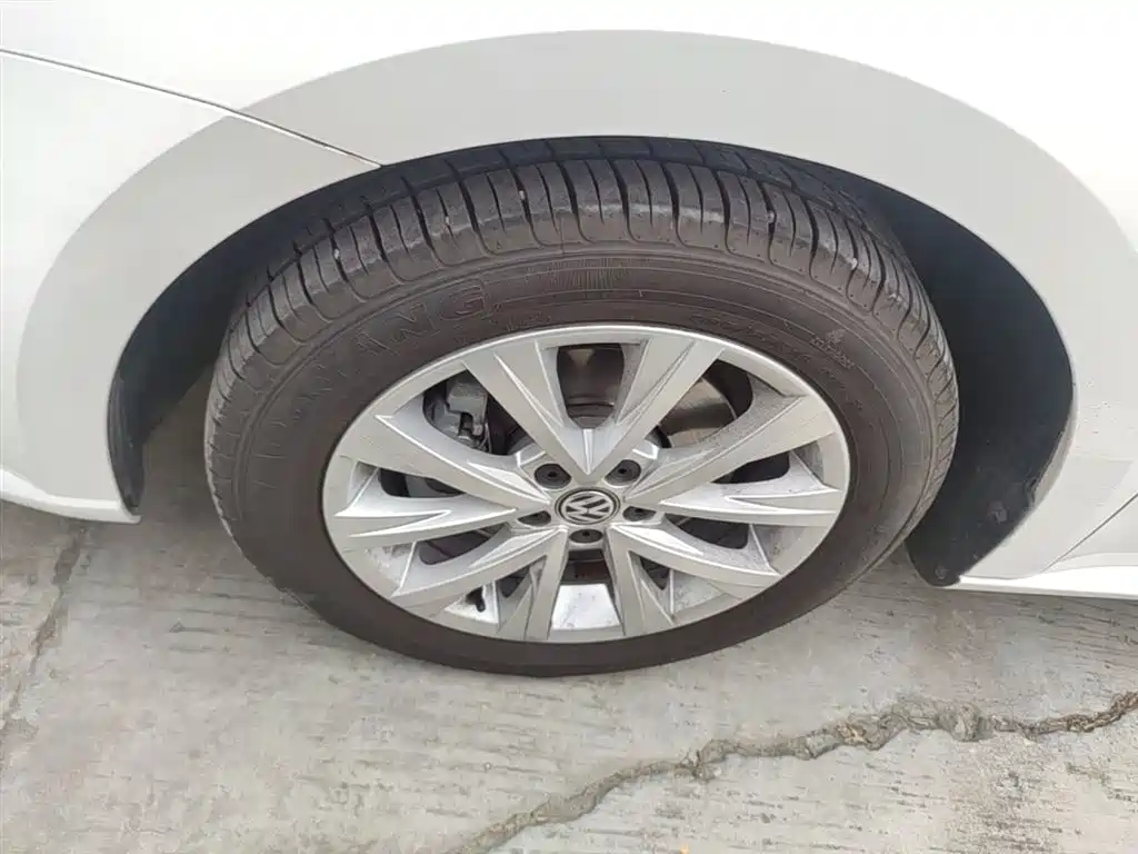 Volkswagen Lavida 2017 230TSI DSG Comfort Edition фото 23