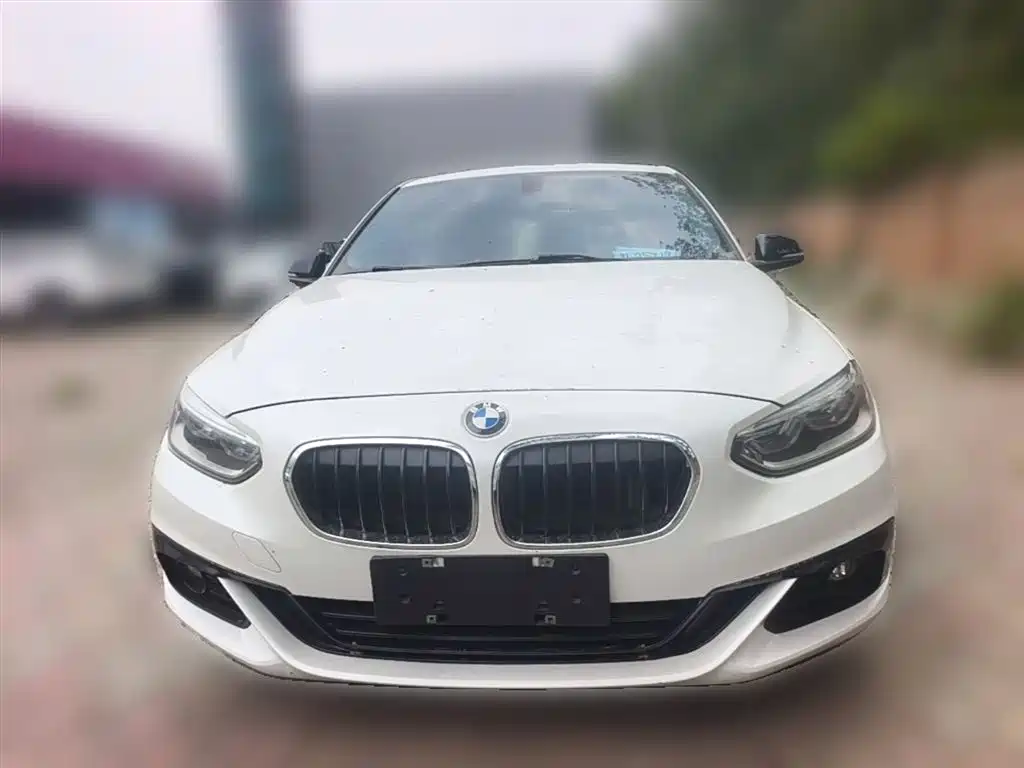 BMW 1 Series 2018 Facelift 118i Sport фото 5
