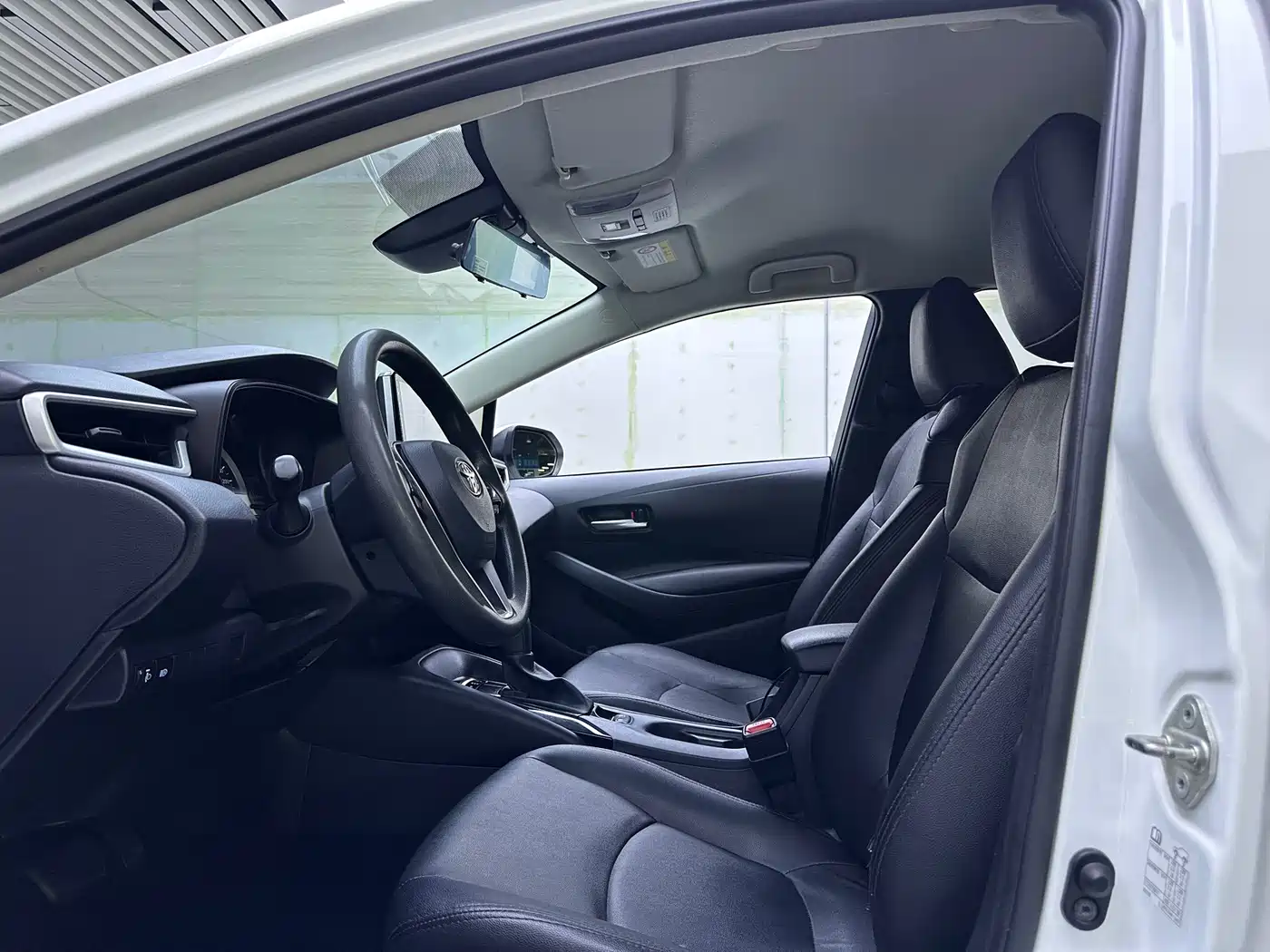 Toyota Corolla 2019 1.2T S-CVT GL Pioneer Edition фото 8