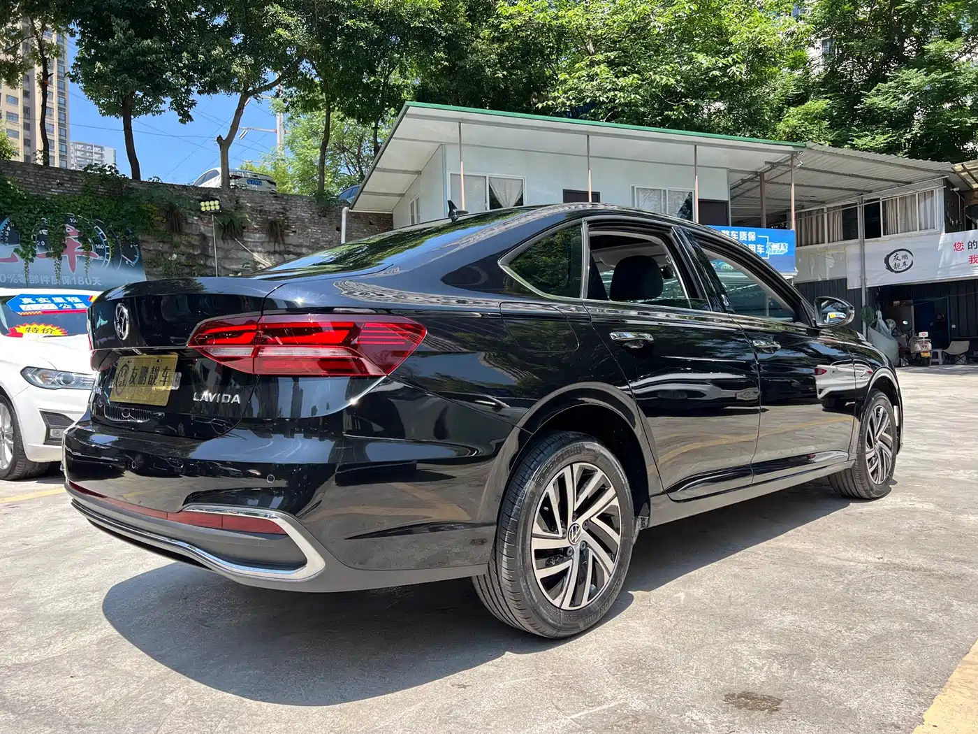 Volkswagen Lavida 2023 1.5L Auto Five Million Edition фото 21