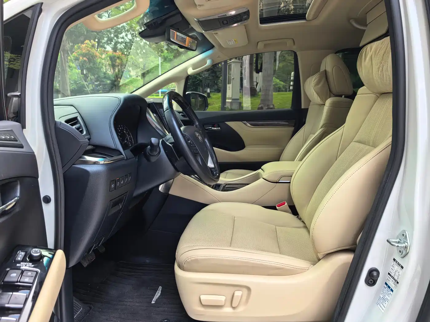 Toyota Alphard 2021 Hybrid 2.5L Premium фото 7