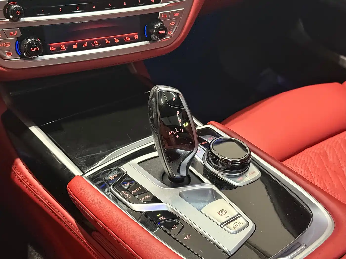 BMW 7 Series 2019 750Li xDrive V8 Luxury Package фото 9