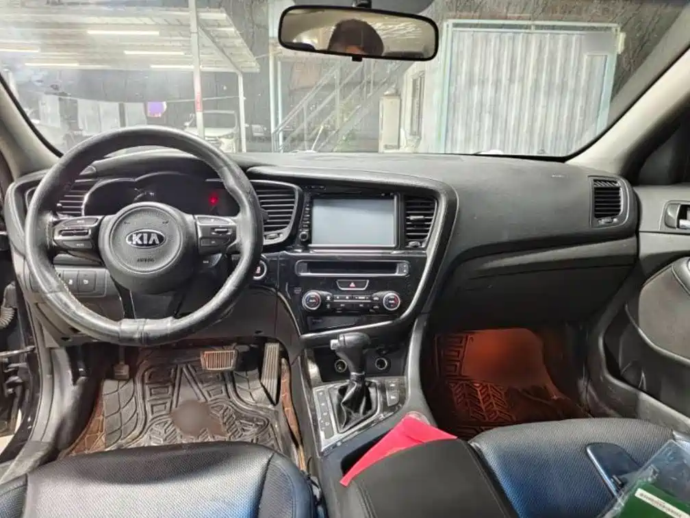صورة 14 - Kia K5