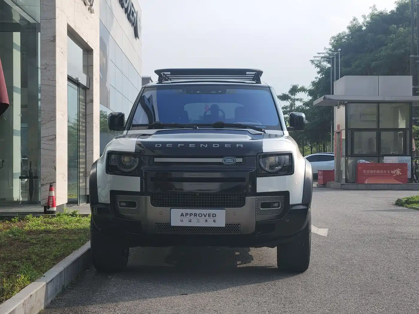 Land Rover Defender 2021 110 P400 X-DYNAMIC HSE фото 2