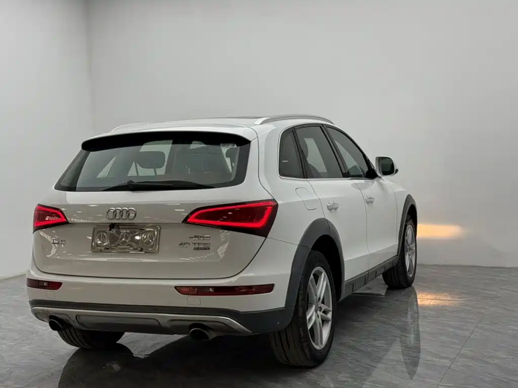 Audi Q5 2018 2017 Plus 40 TFSI Technology