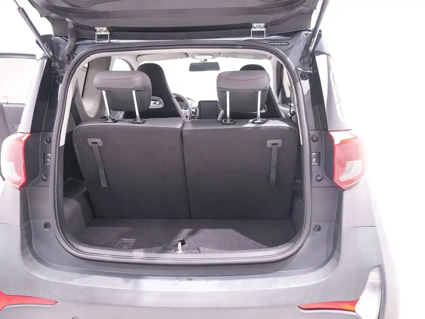 QQ New Energy Little Ant 2022 2022 Facelift Sweet Edition Half Sugar NMC 30.6kWh 30kW 301km