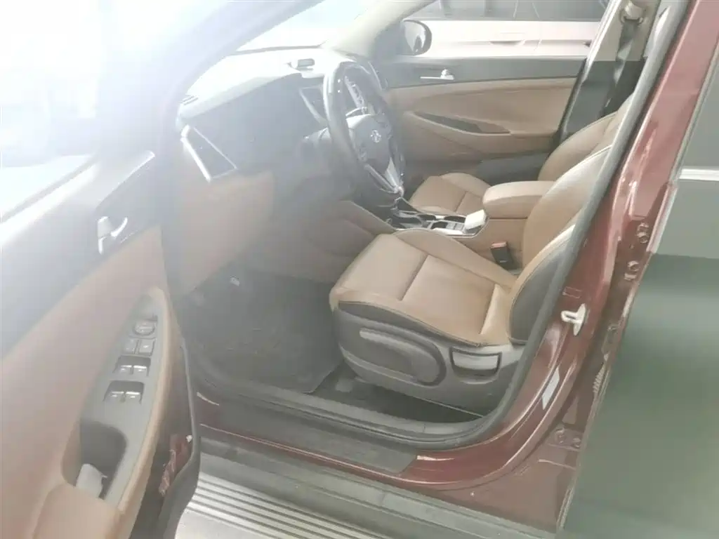 Hyundai Tucson 2015 1.6T Dual Clutch 2WD Smart фото 23