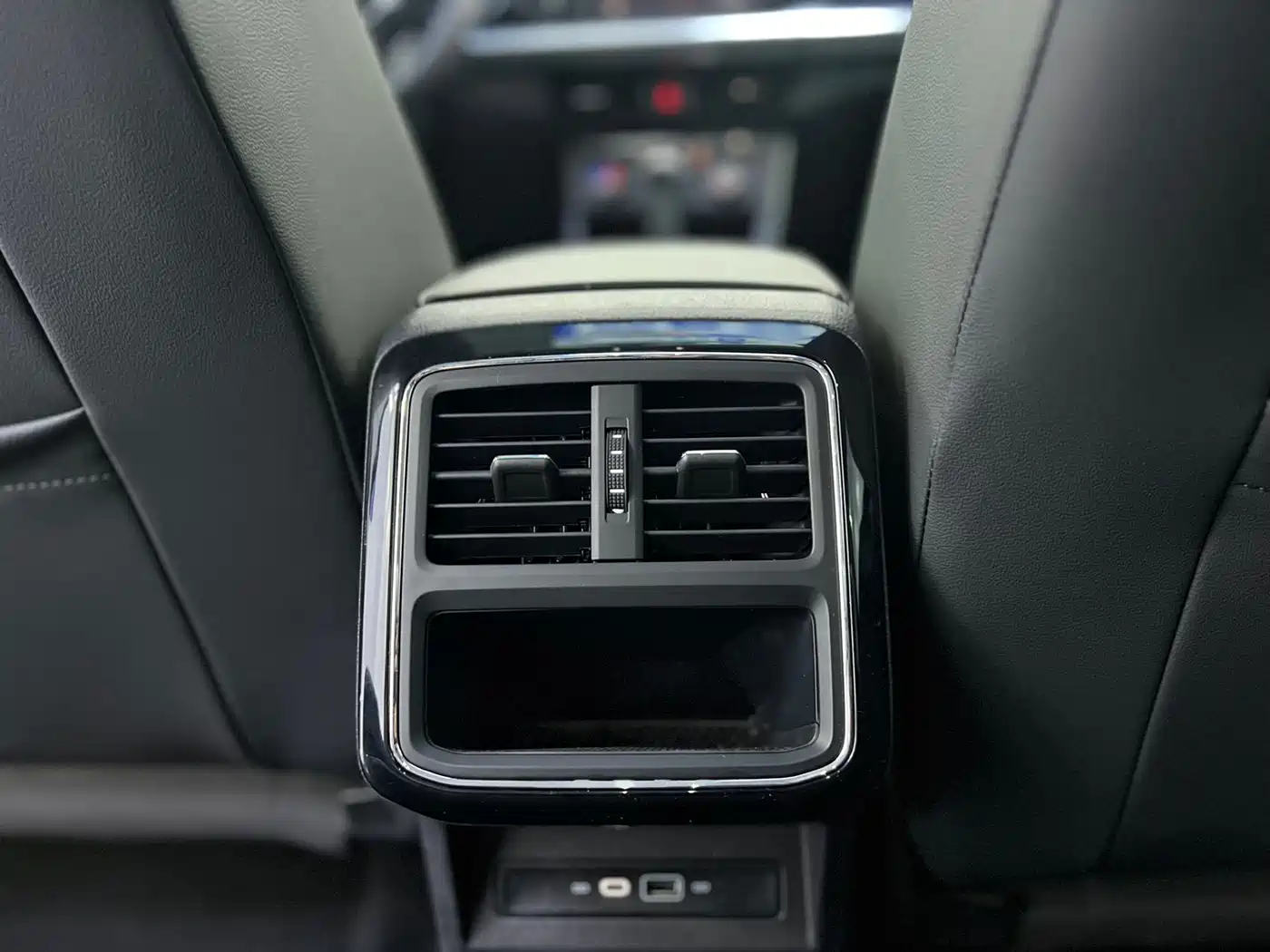 Volkswagen Passat 2023 Facelift 280TSI Elite Edition фото 12