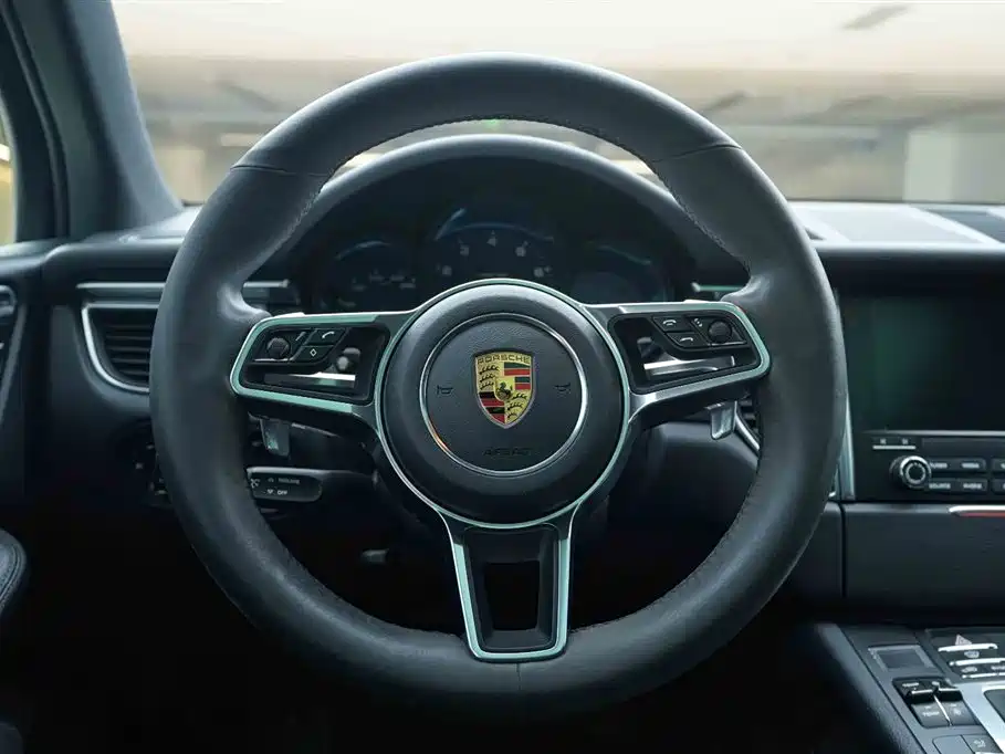 Porsche Macan 2017 Macan 2.0T фото 18