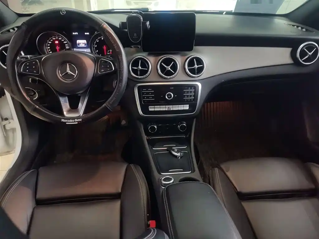 Mercedes-Benz CLA (Import) 2019 CLA 200 Sport фото 10