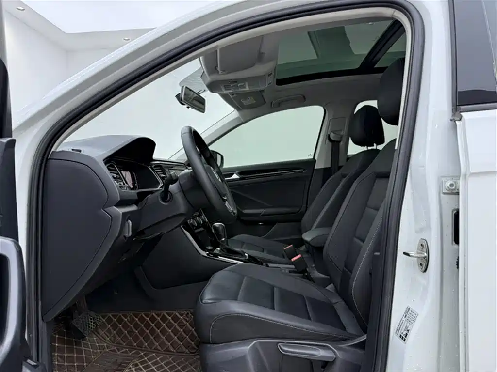 Volkswagen T-ROC 2020 280TSI DSG 2WD Comfort фото 16