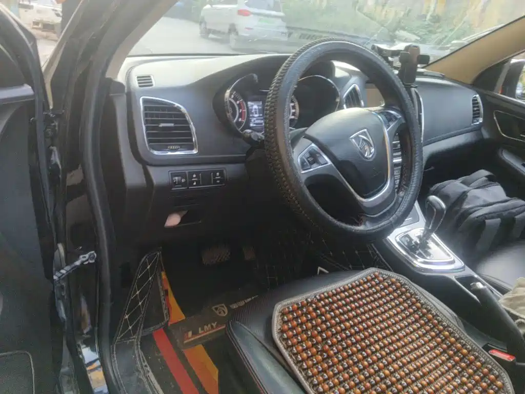 Baojun 560 2017 2016 1.8L iAMT Luxury
