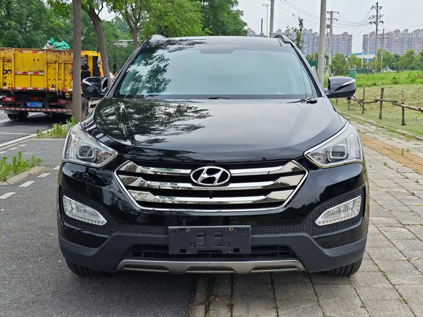 Hyundai Santa Fe 2013 2013 Model 2.4L Automatic 2WD Smart