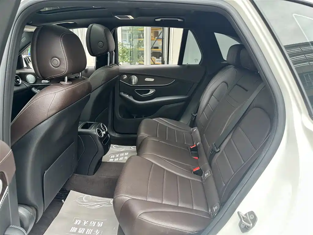 Mercedes-Benz GLC 2020 Facelift GLC 260 L 4MATIC Luxury фото 12