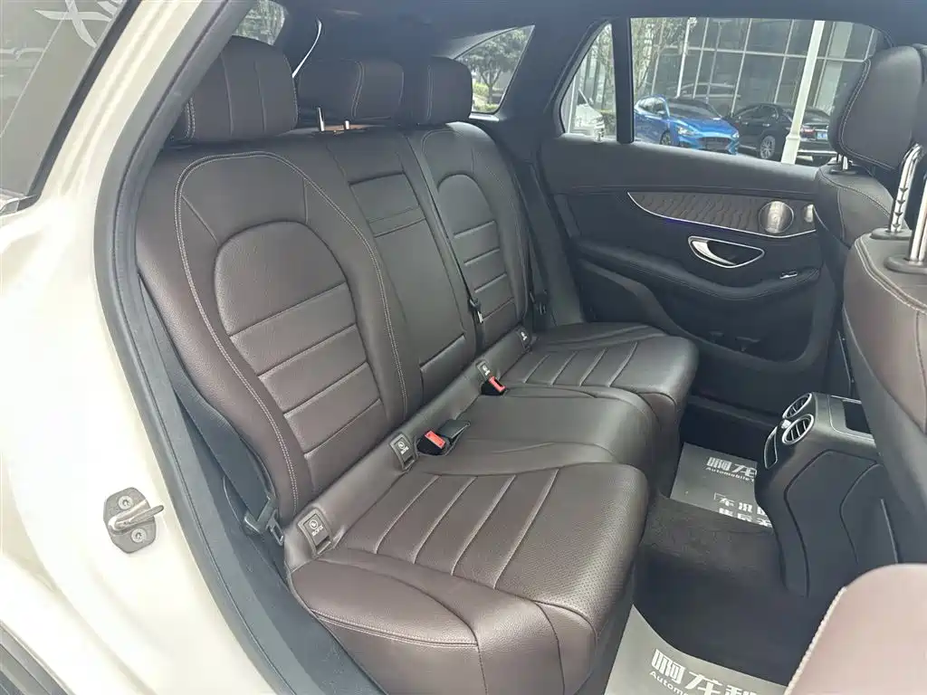 Mercedes-Benz GLC 2020 Facelift GLC 260 L 4MATIC Luxury фото 18