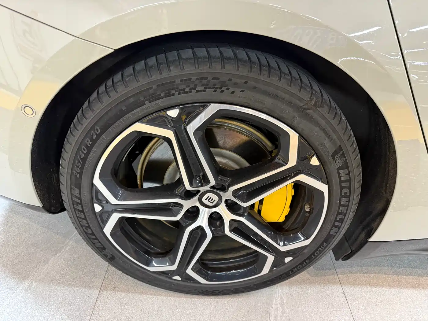 Xiaomi Auto Xiaomi SU7 2024 AWD Extended Range Advanced Smart Driving Max Edition фото 12