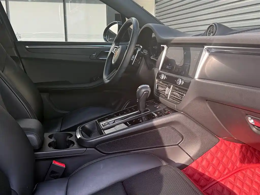 Porsche Macan 2024 Macan 2.0T фото 13