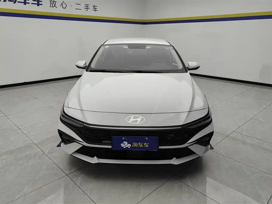 Hyundai Elantra 2023 1.5L CVT GLS Premium фото 2