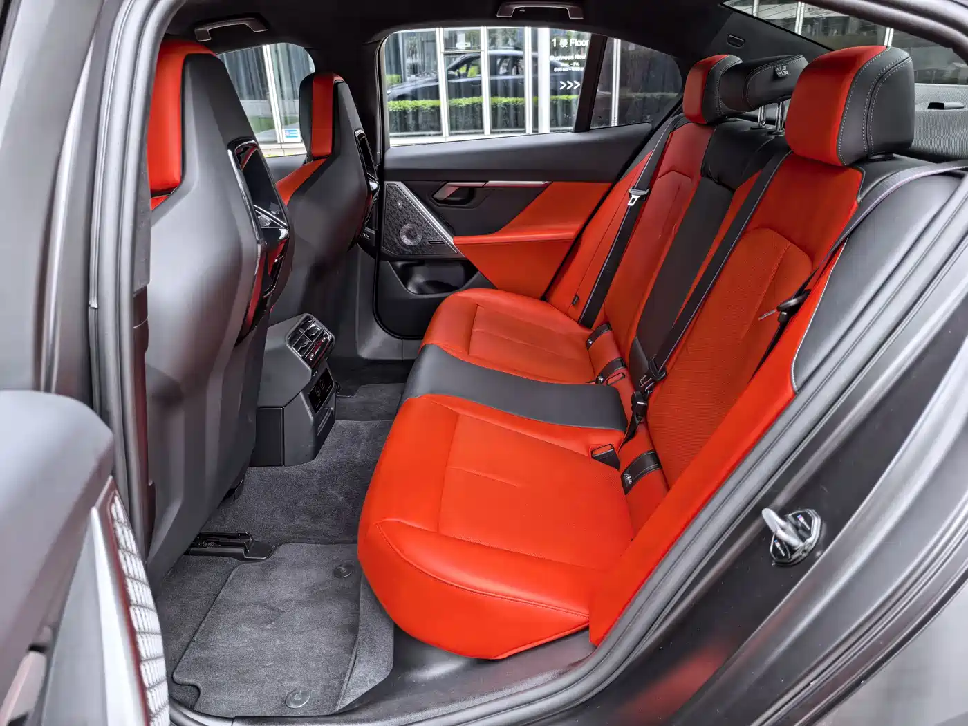 BMW M5 New Energy 2025 M5 фото 11
