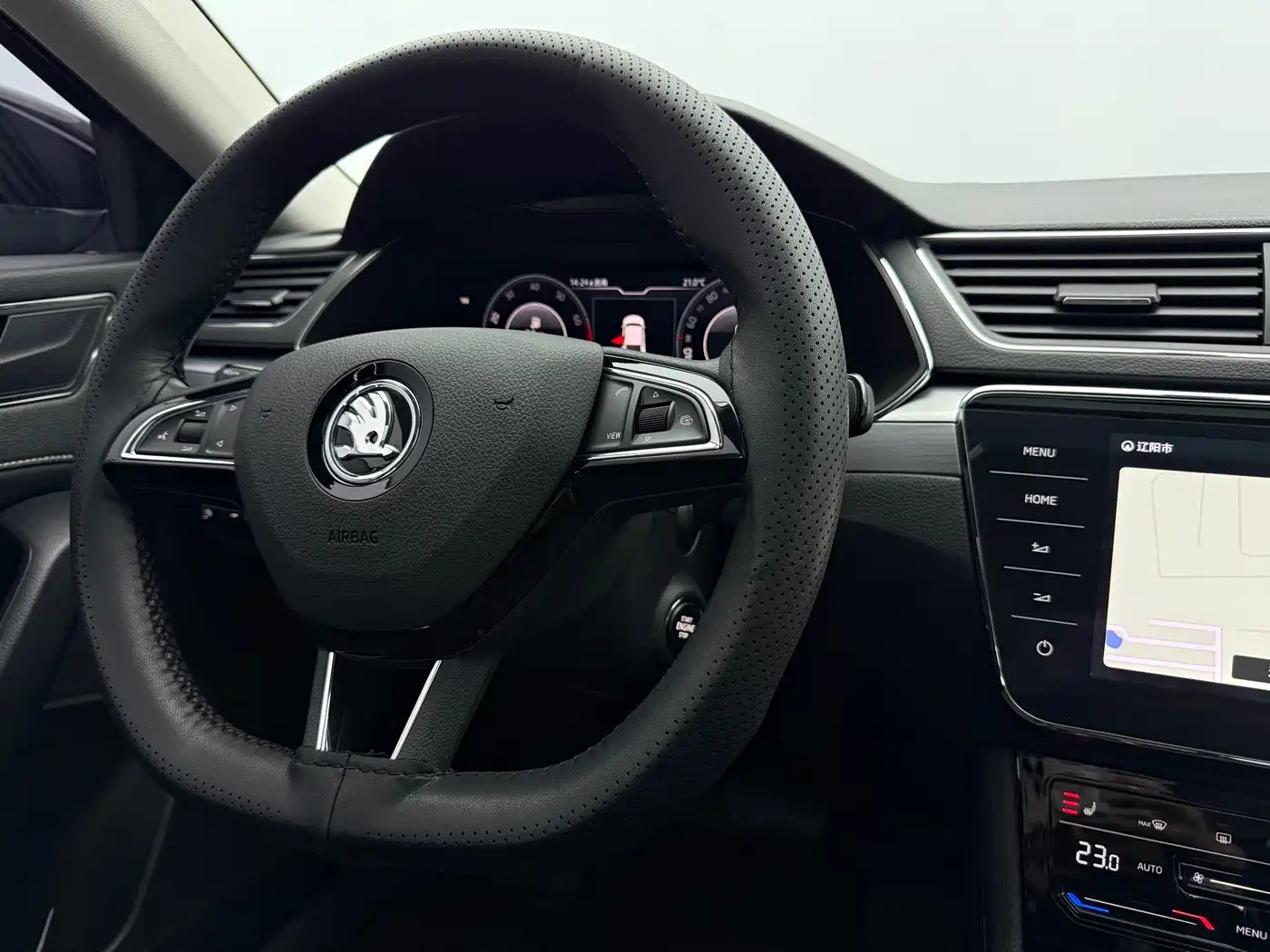 Škoda Superb 2023 TSI280 DSG Premium Edition фото 16