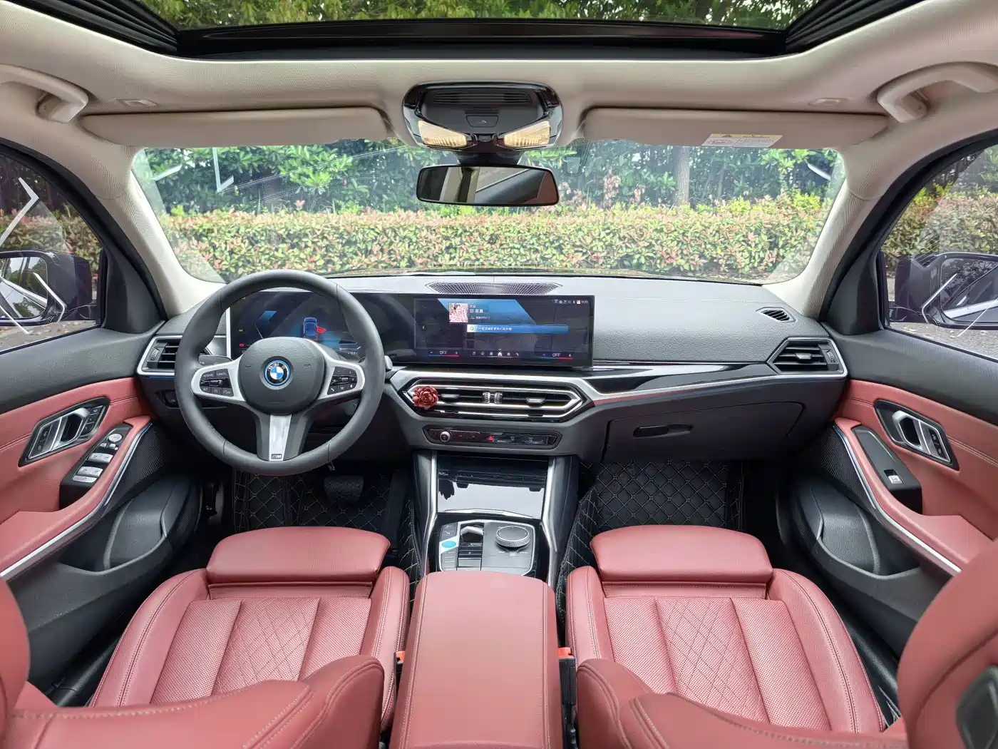 BMW i3 2024 eDrive 35 L фото 9