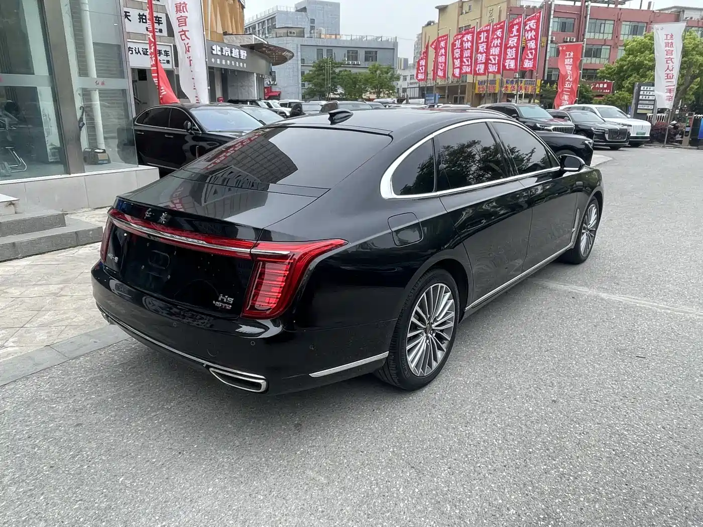 Hongqi H9 2022 2.0T Smart Connect Flag Smooth Edition фото 5