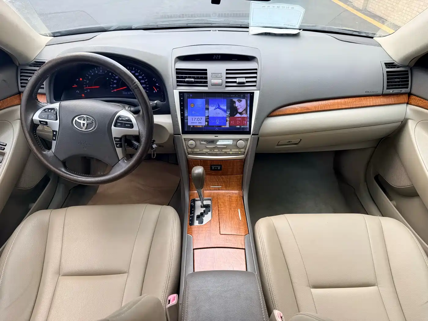 Фото 5 - Toyota Camry