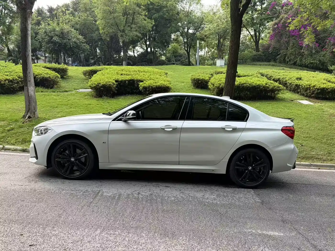 BMW 1 Series 2022 125i M Sport Shadow Edition фото 12