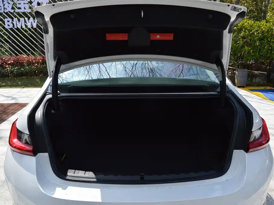 BMW i3 2025 eDrive 40 L Shadow Night Package фото 15