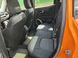 Photo 13 - Jeep Renegade