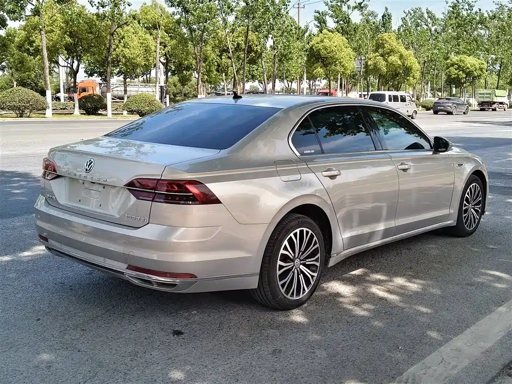 Volkswagen Phideon 2018 Facelift 380TSI FWD Business фото 7