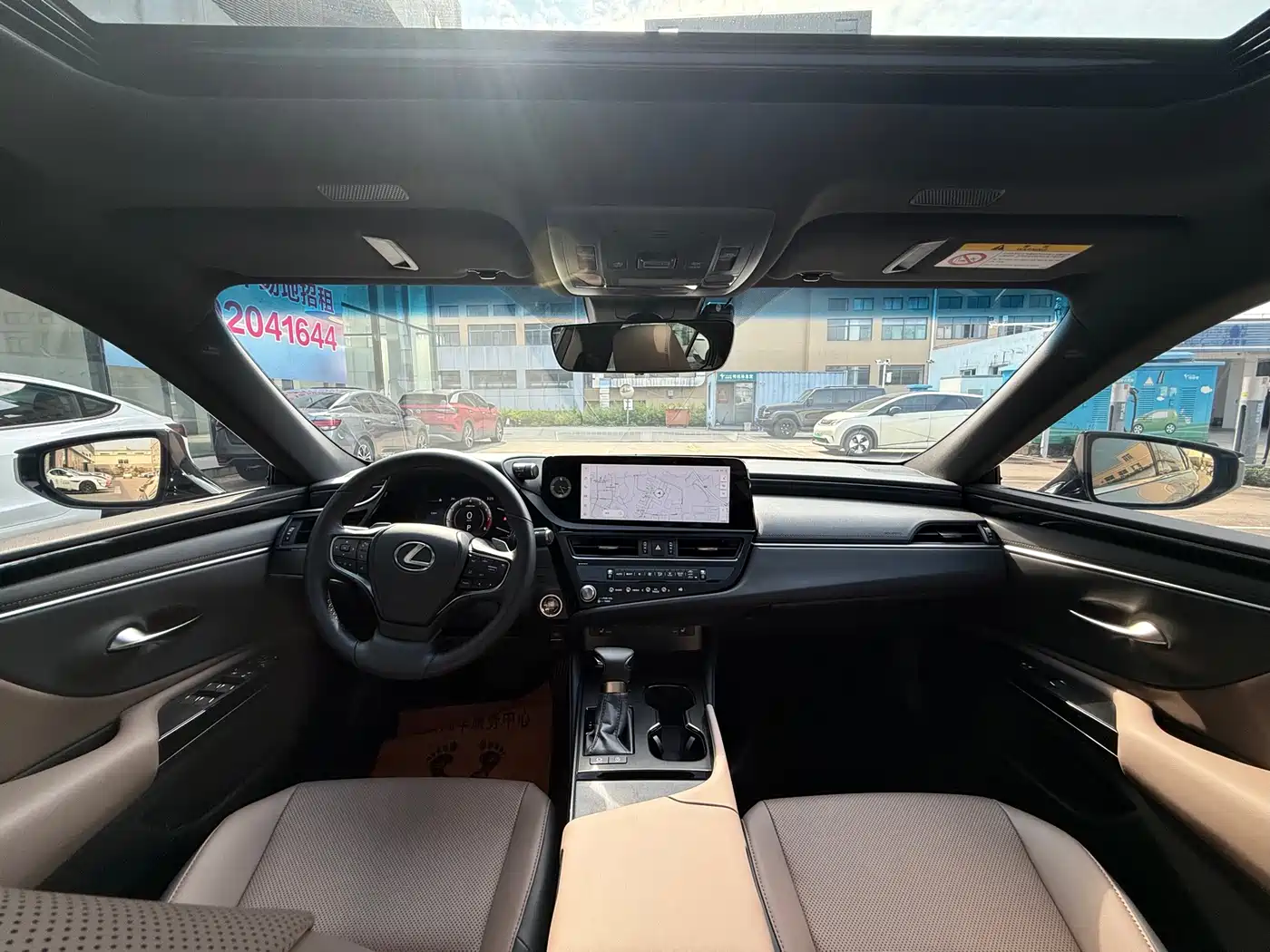 Lexus ES 2023 200 Excellence Edition фото 7