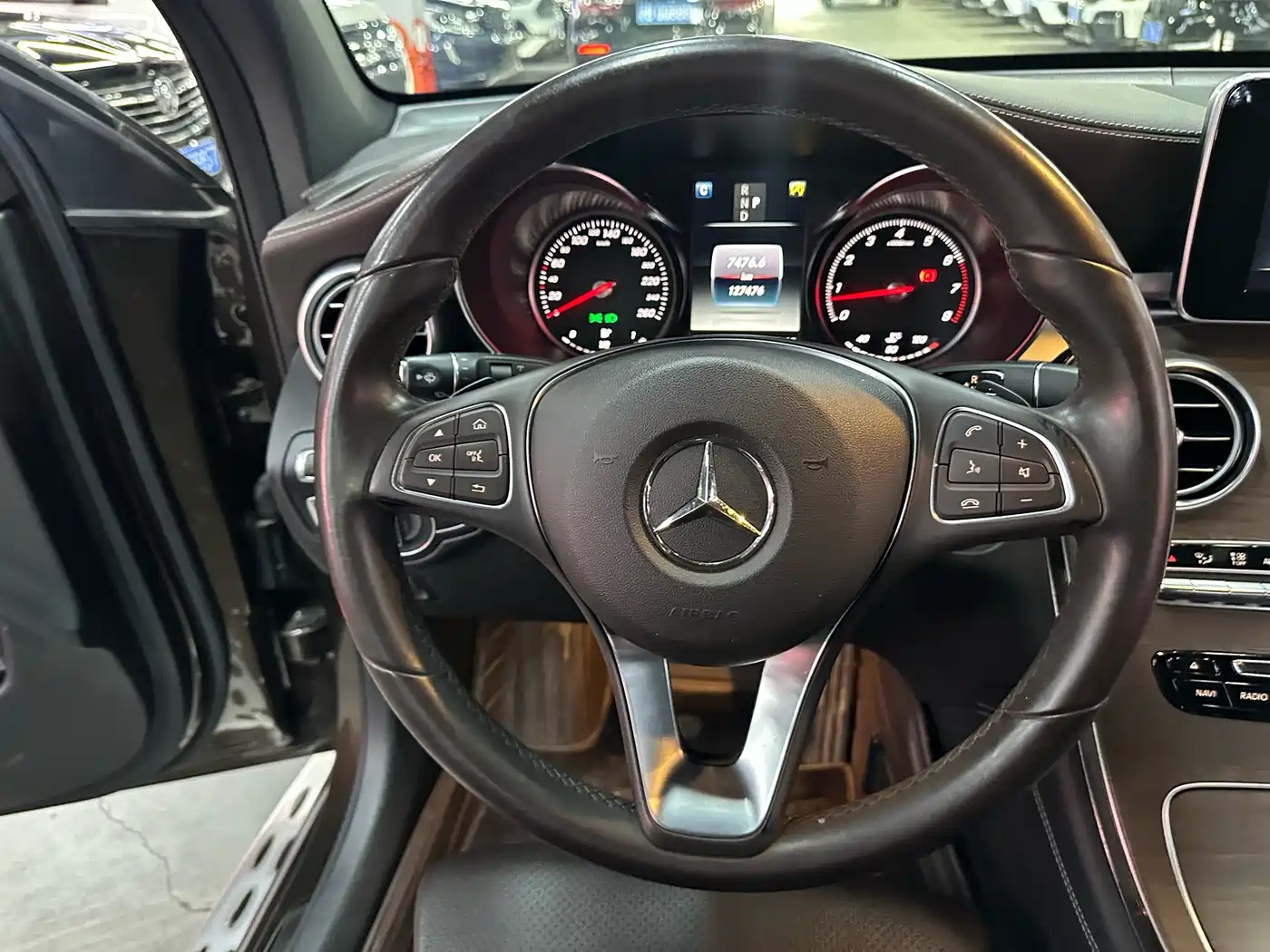 Mercedes-Benz GLC 2017 GLC 300 4MATIC Dynamic фото 13