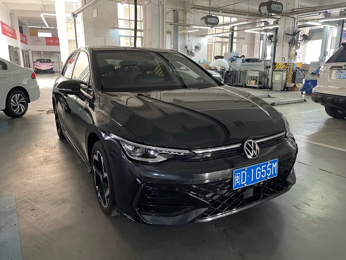 Volkswagen Golf 2025 2025 300TSI R-Line