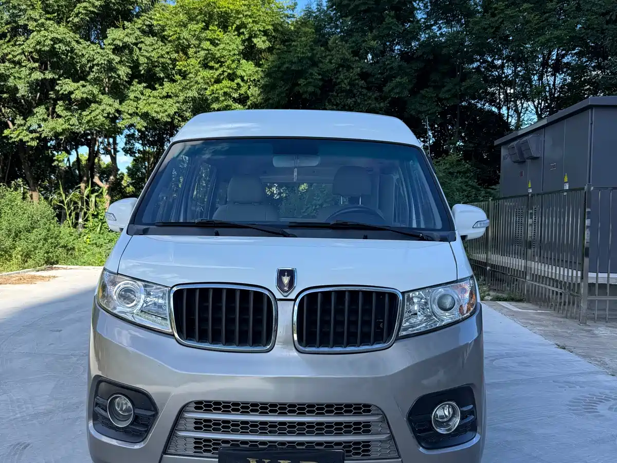 Jinbei New Hiace X30L 2022 2022 1.5L Luxury Central AC Bus China VI SWC15M