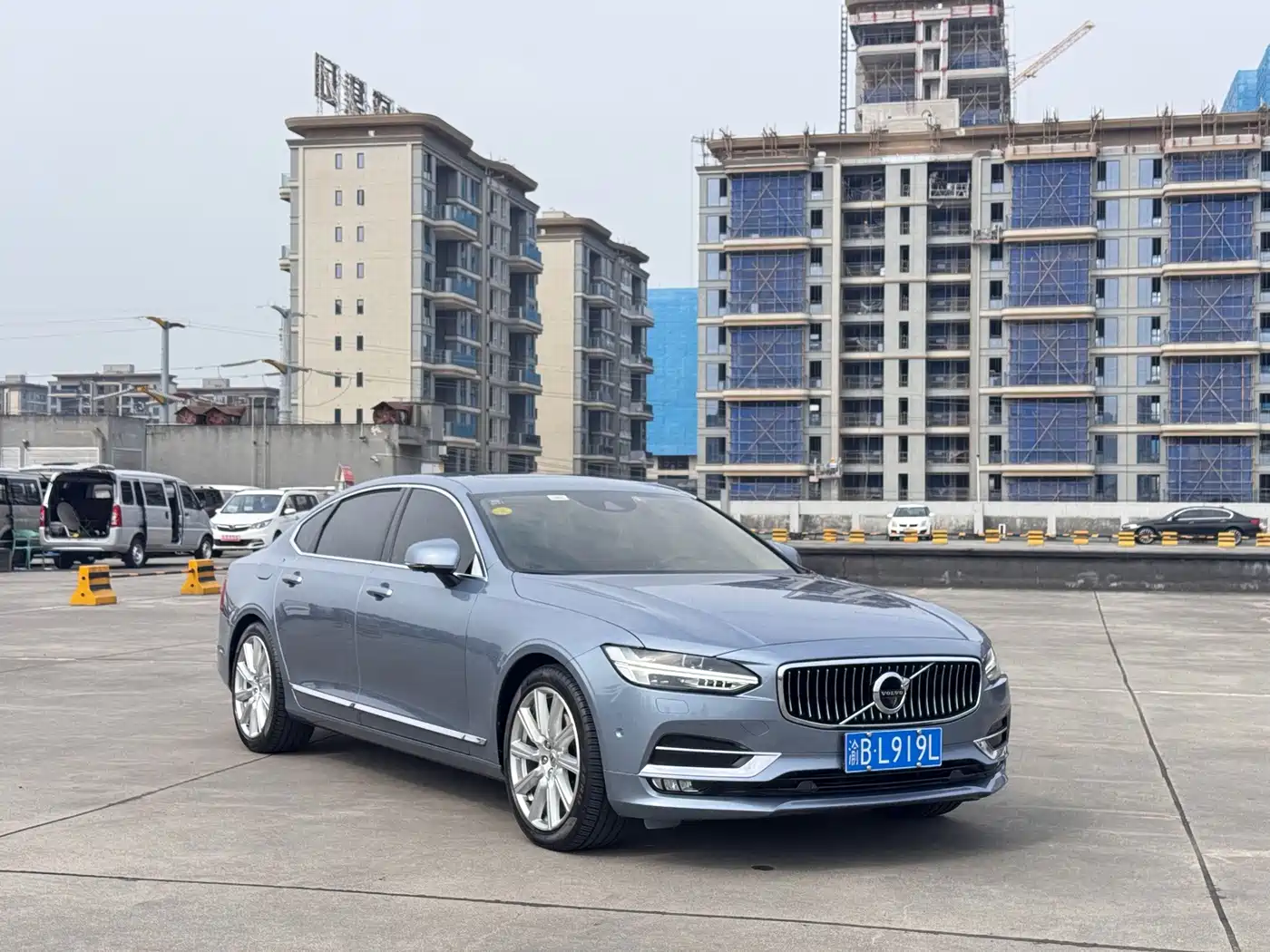 Фото 3 - Volvo S90