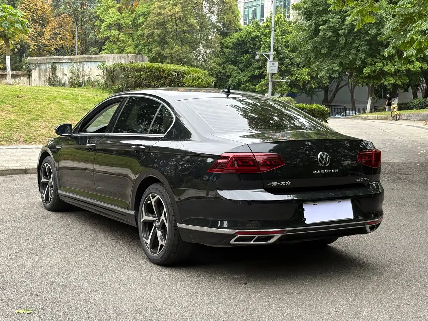 Volkswagen Magotan 2023 Model 2 Million Commemorative Edition 330TSI DSG Luxury фото 16