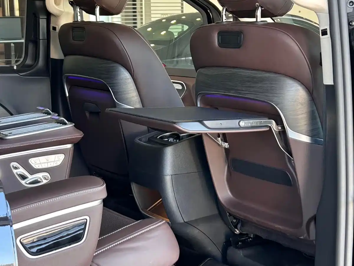 Mercedes-Benz V-Class 2024 V 300 L Long Wheelbase Luxury Edition фото 10