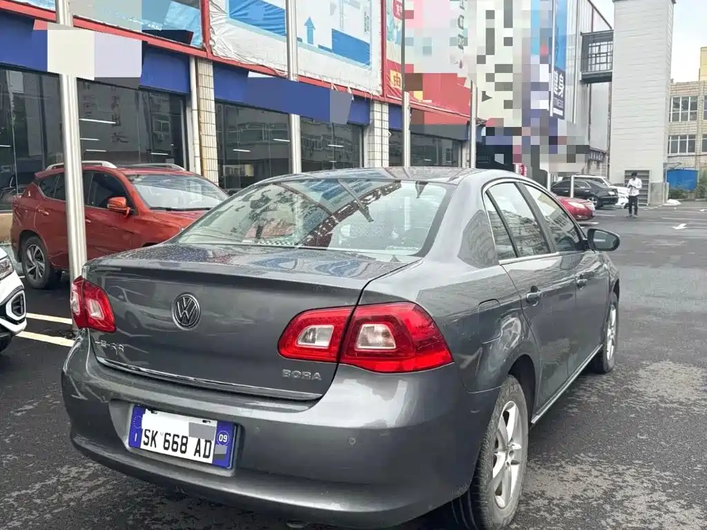 Volkswagen Bora 2011 2011 1.6L Automatic Fashion
