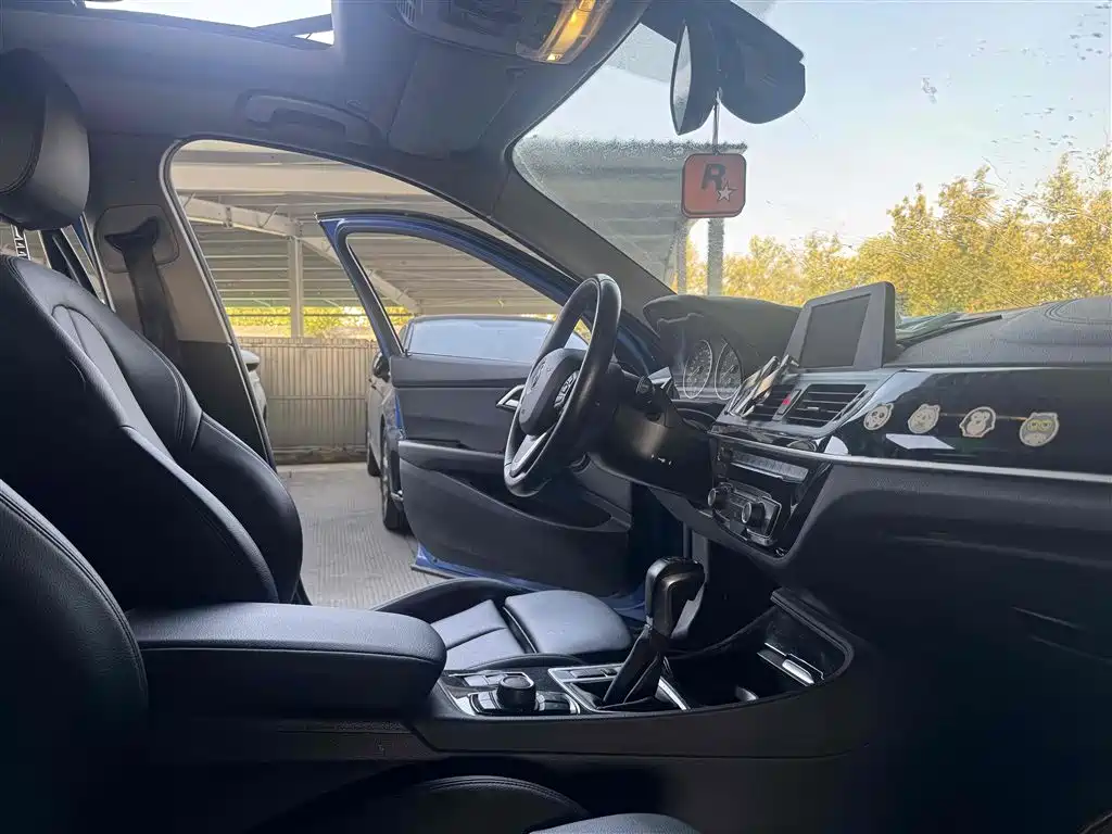 BMW 1 Series 2017 118i Sport фото 13
