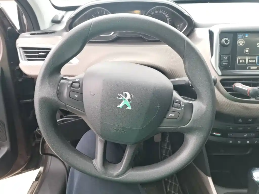 Peugeot 2008 2016 2014 1.6L Automatic Fashion Edition